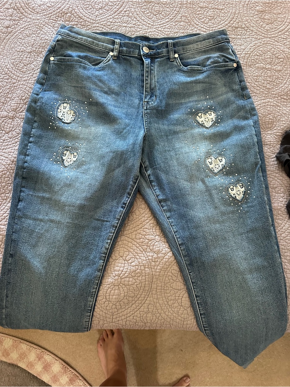 VENUS Blue Straight-Leg Jeans with Heart Appliqués